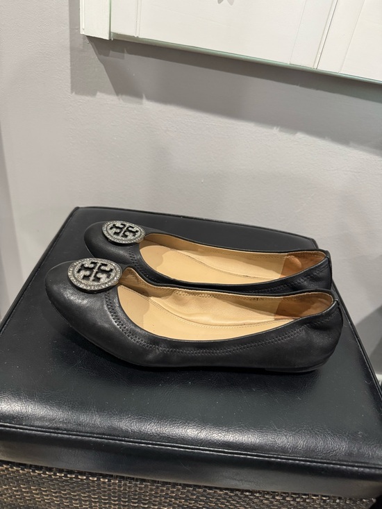 Tory Burch Black Leather Logo Medallion Ballet Flats - Picture 3 of 3